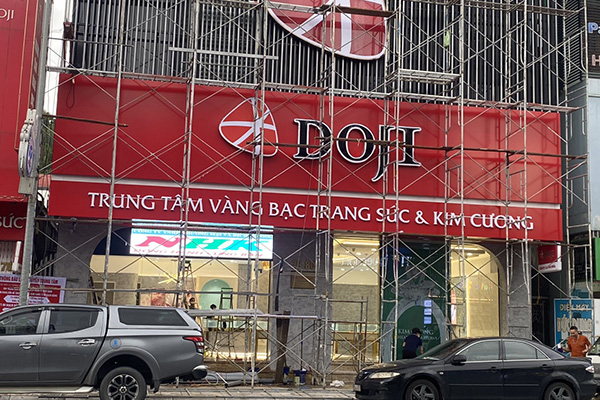 Lắp màn hình tại Doji Thủy Nguyên HP